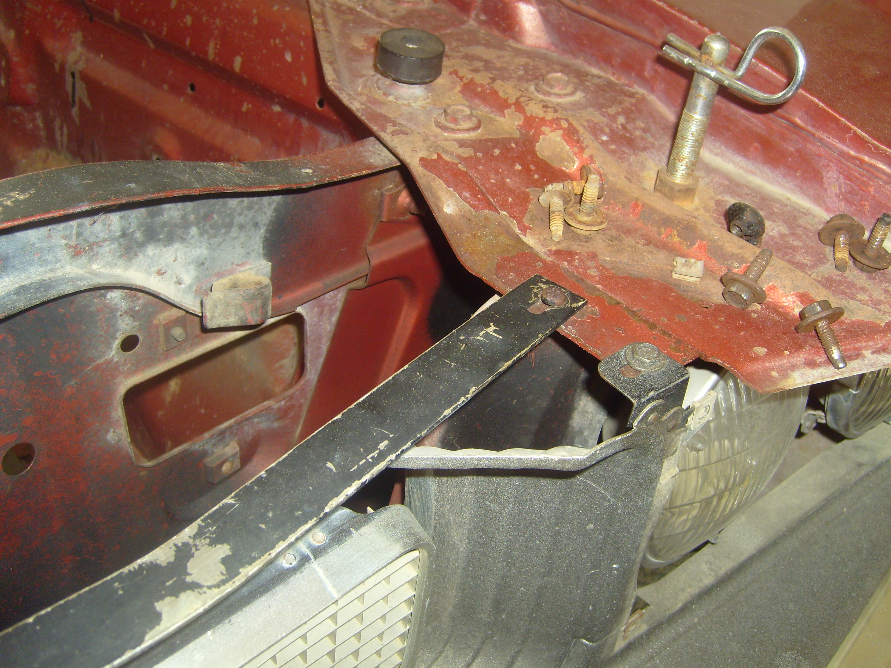 Attached picture grill and bumper removal 015.jpg